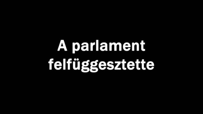 A parlament felfüggesztette